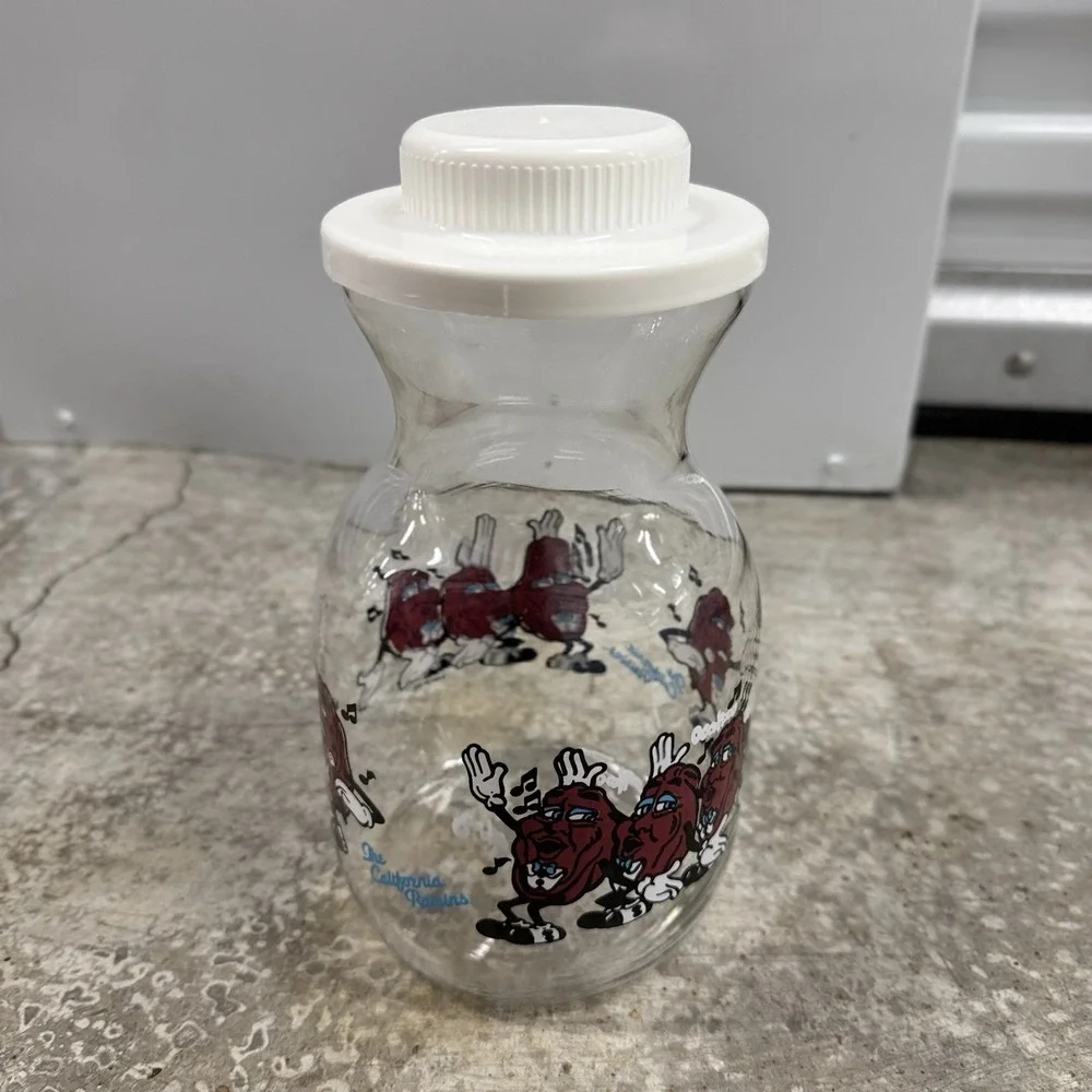 1989 Lot California Raisins Glass Carafe w Lid + 2 Christmas PVC Figures Vintage